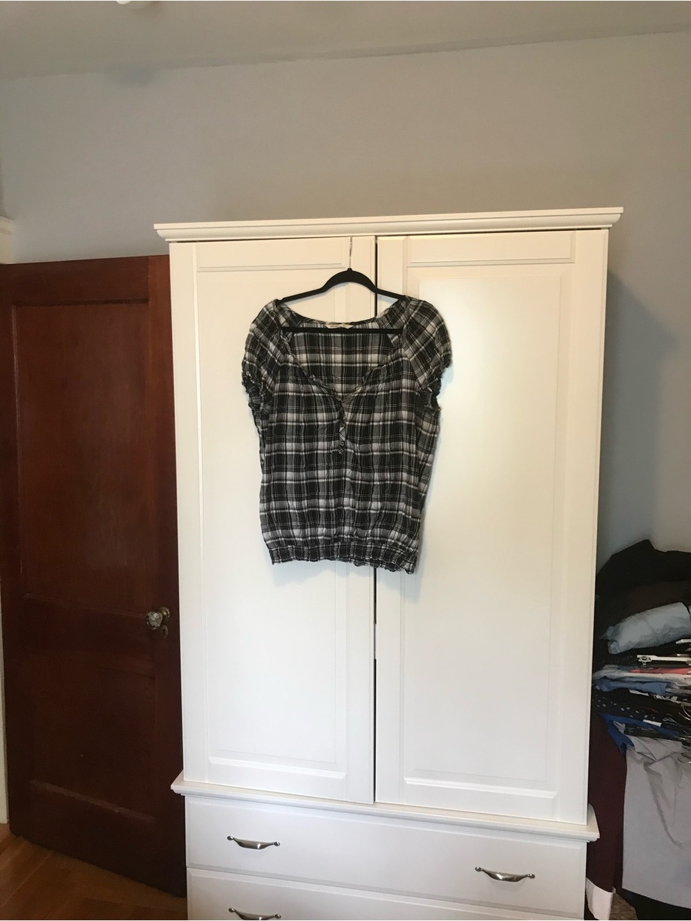 Old Navy Black & White Plaid Short-Sleeve Blouse